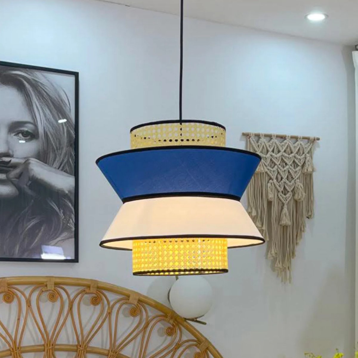 Không gian tiệc cưới nhà hàng đèn vải ánh ấm KAHA