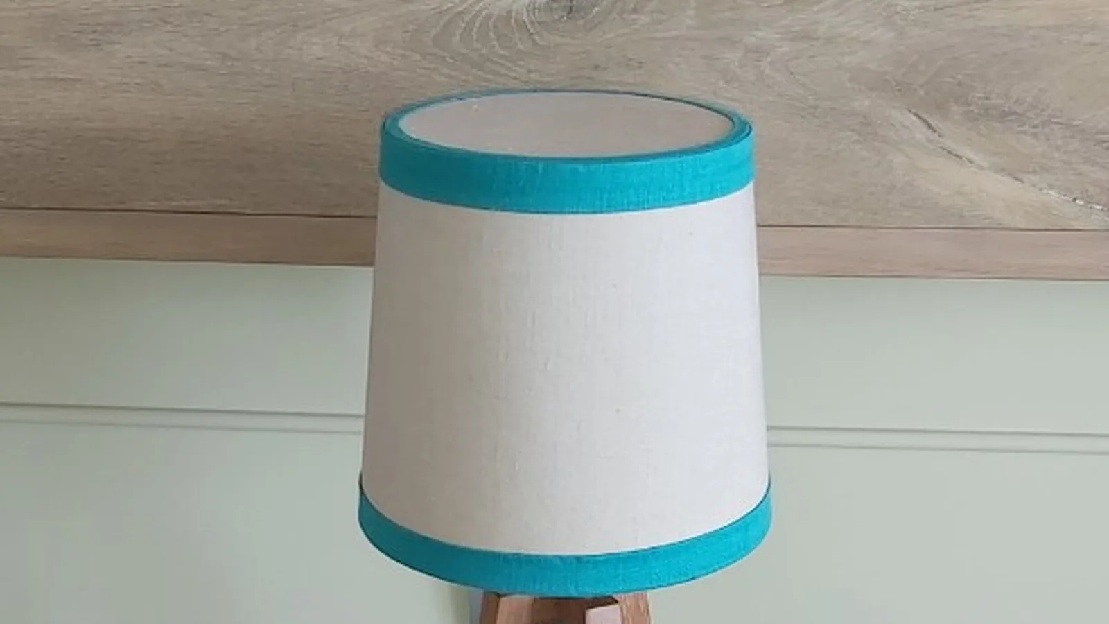 Chụp đèn để bàn đầu giường cone linen 30x22cm — Kaha